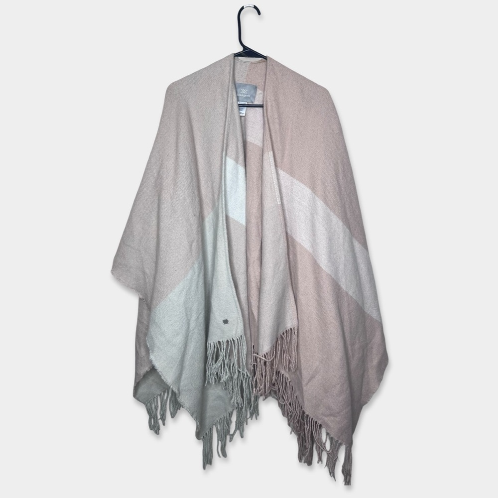 SOIA & KYO Sweater Wrap Fringe Ends One Size Pink Beige Gray GUC